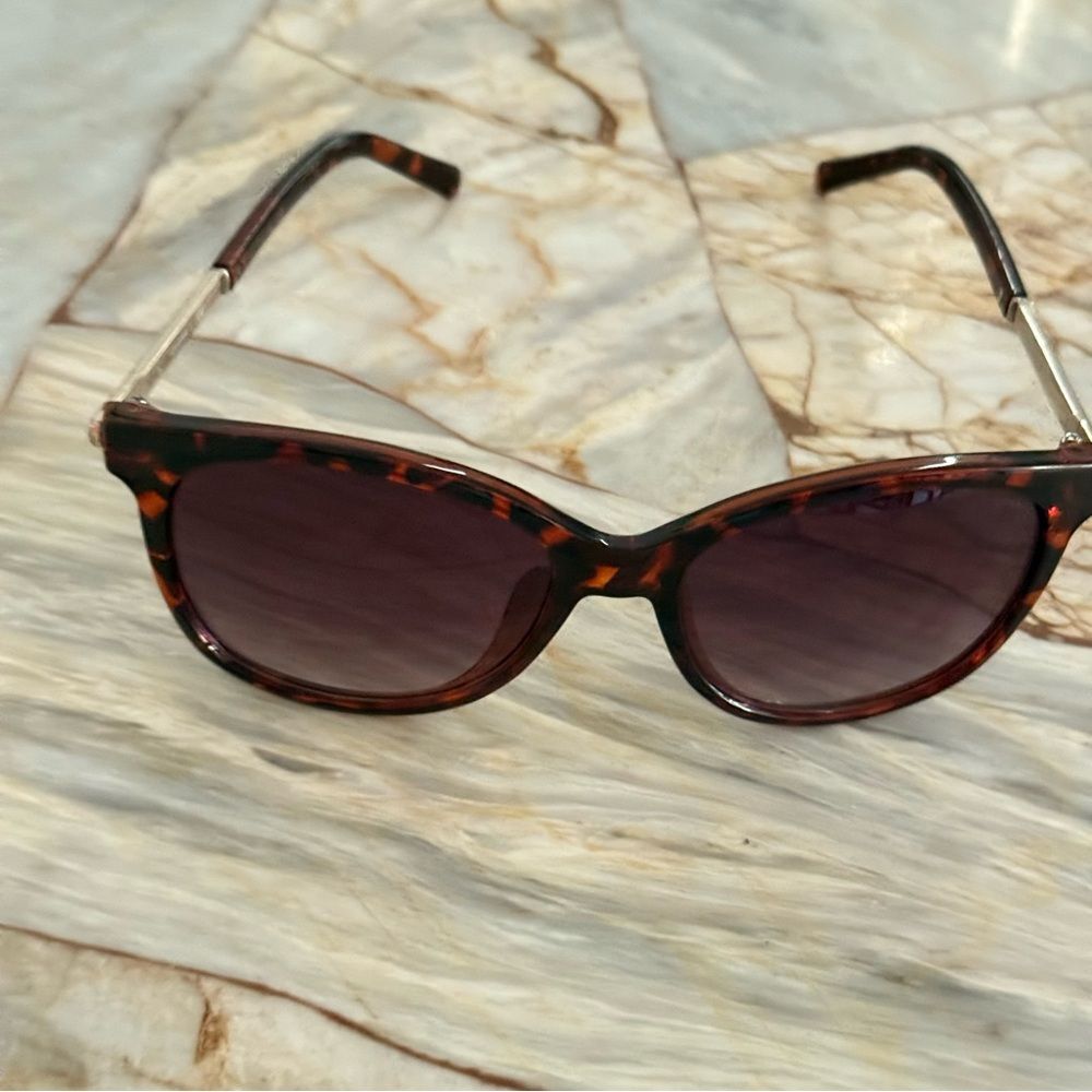 Tortoise Shell Sunglasses - Picture 7 of 11